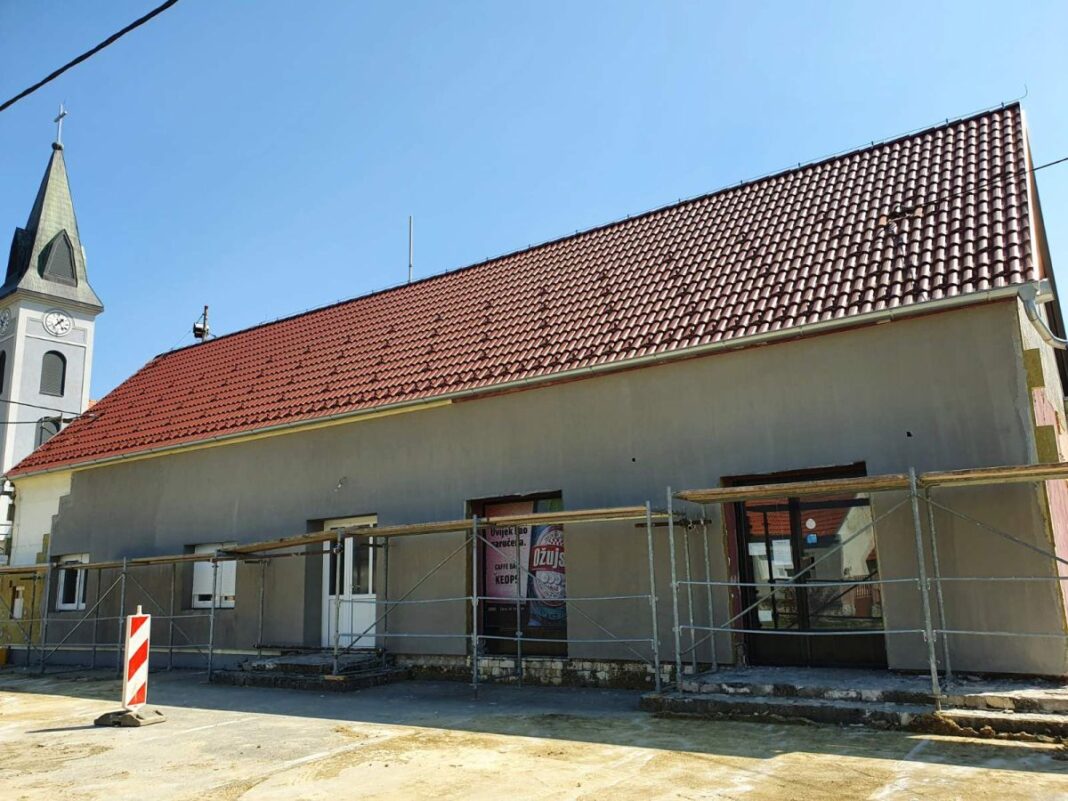 Uskoro gotova energetska obnova društvenog doma u Čepinskim Martincima
